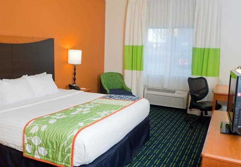 Fairfield Inn & Suites By Marriott Champaign Phòng bức ảnh